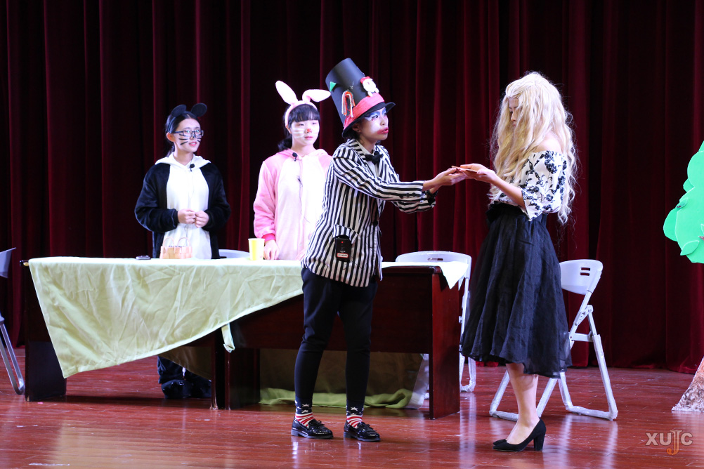 【图片新闻】我校第八届英语话剧比赛圆满落幕