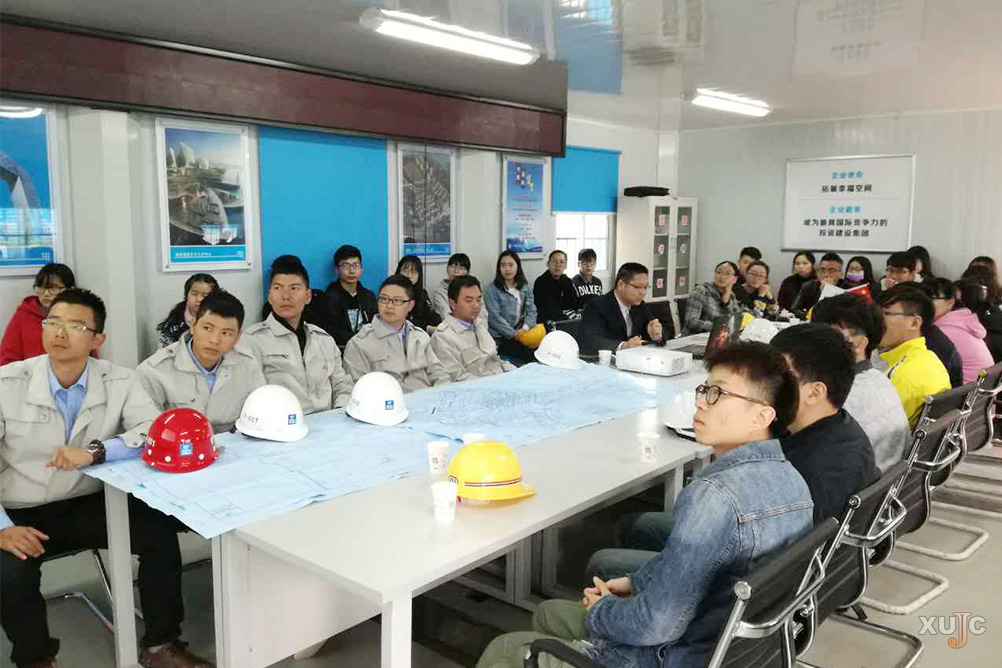把课堂搬进施工现场土木工程系积极探索实践教学新形式